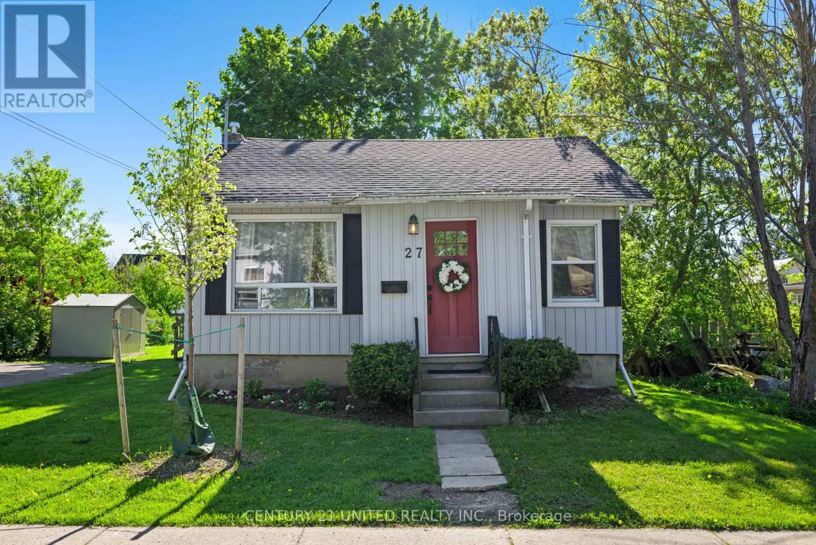 27 St Patrick Street, Kawartha Lakes, Ontario  K9V 1R2 - Photo 1 - X12160867