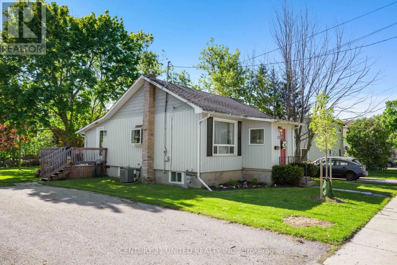 27 St Patrick Street, Kawartha Lakes, Ontario  K9V 1R2 - Photo 2 - X12160867