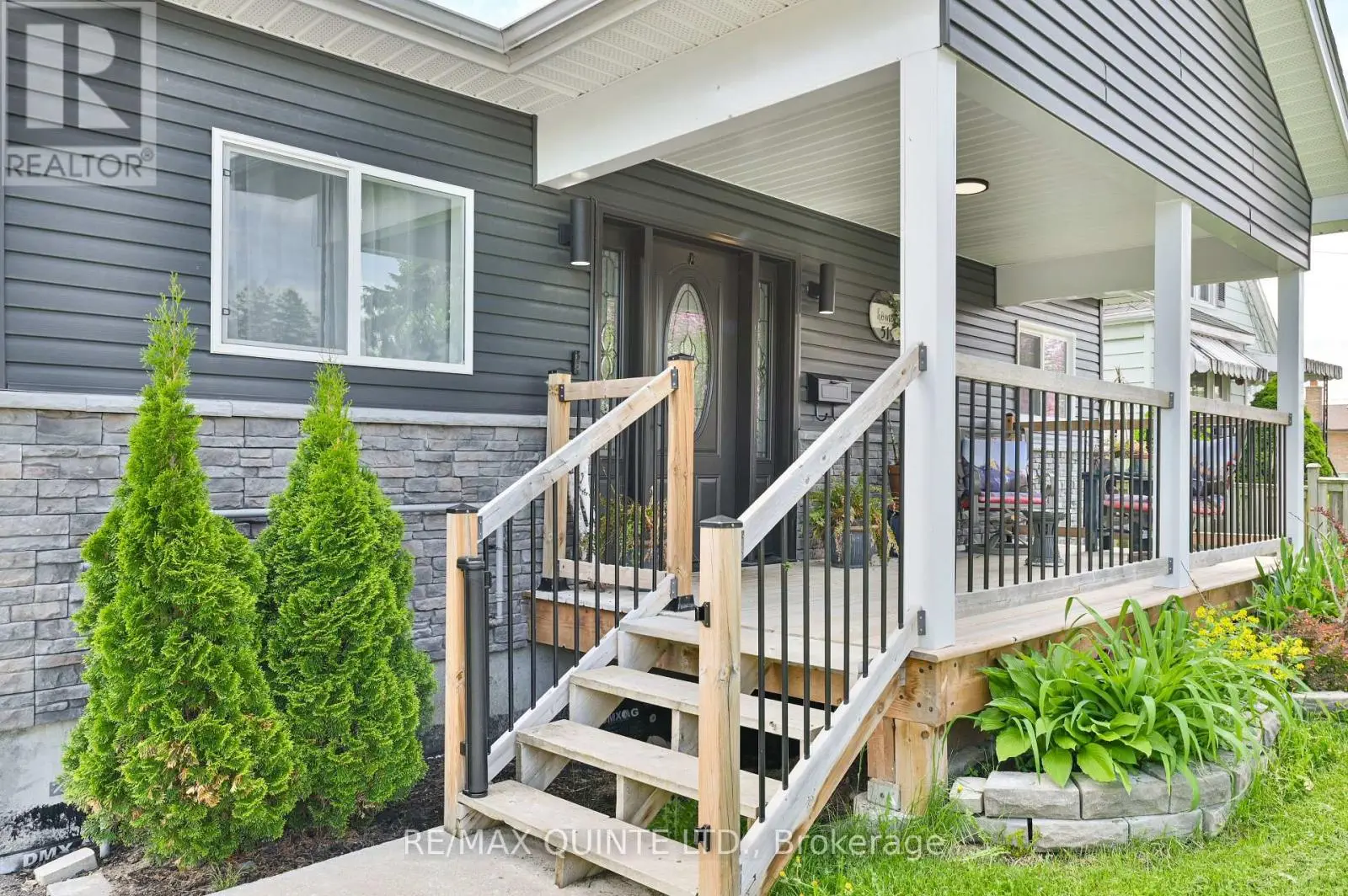 51 Gilbert Street, Belleville, Ontario  K8P 3G9 - Photo 2 - X12160925
