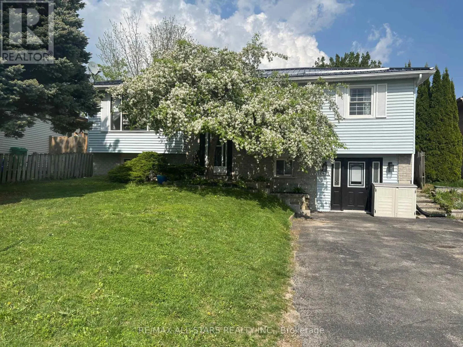 2431 Mountland Drive, Peterborough West, Ontario  K9K 1V8 - Photo 1 - X12081750