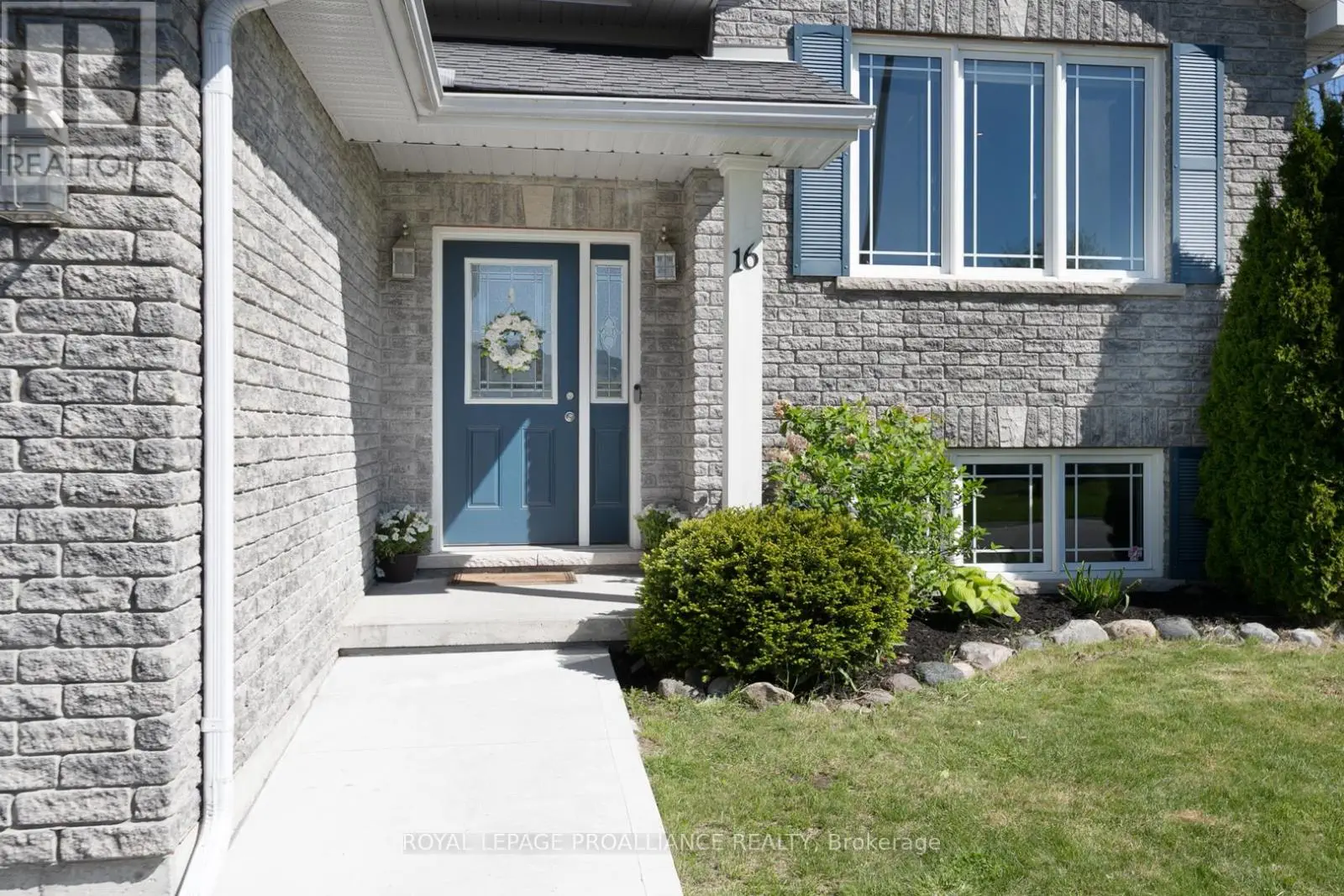 16 Mitchell Drive, Quinte West, Ontario  K0K 2C0 - Photo 3 - X12161537