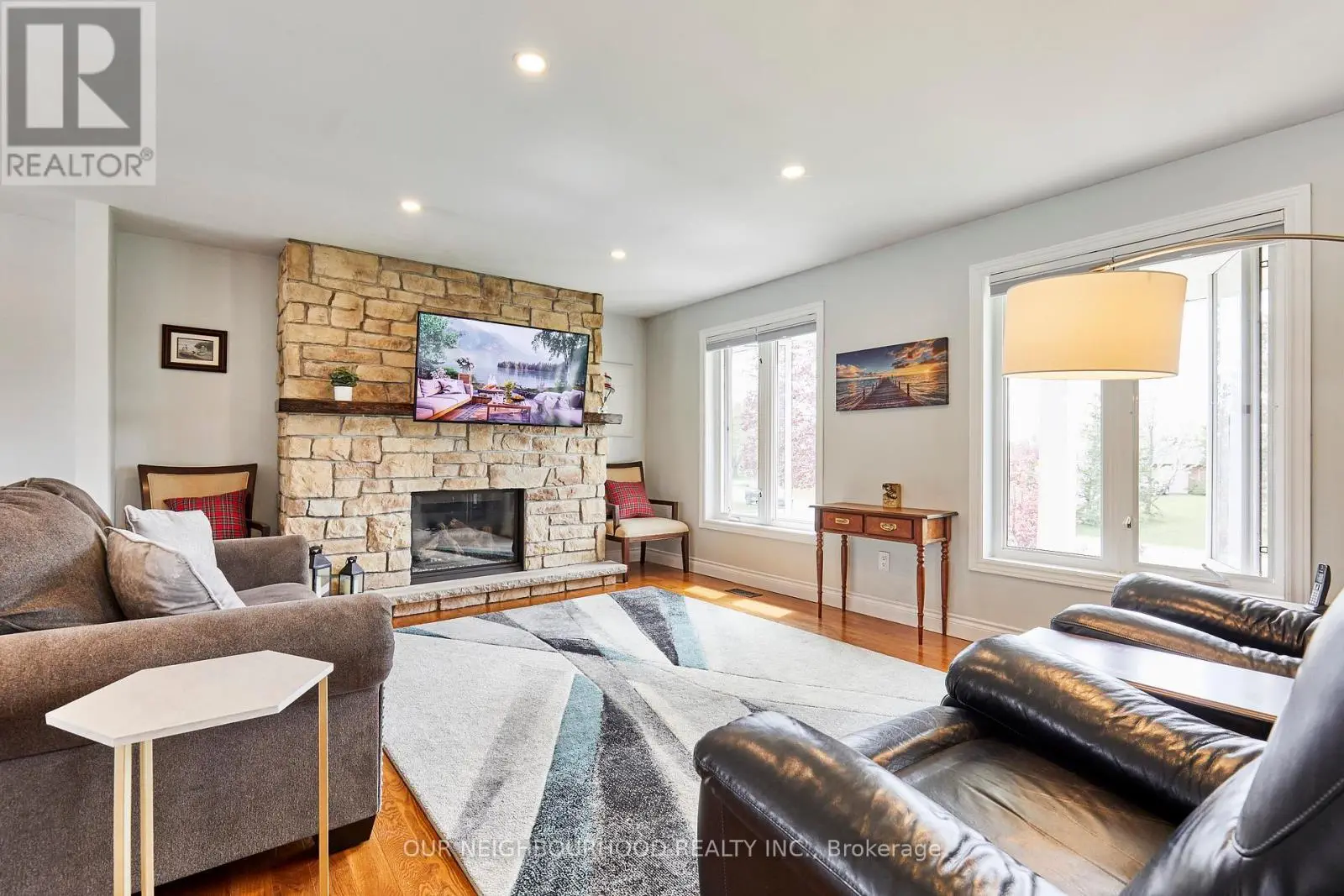 32 Blue Water Avenue, Kawartha Lakes, Ontario  K9V 0K6 - Photo 3 - X12161587