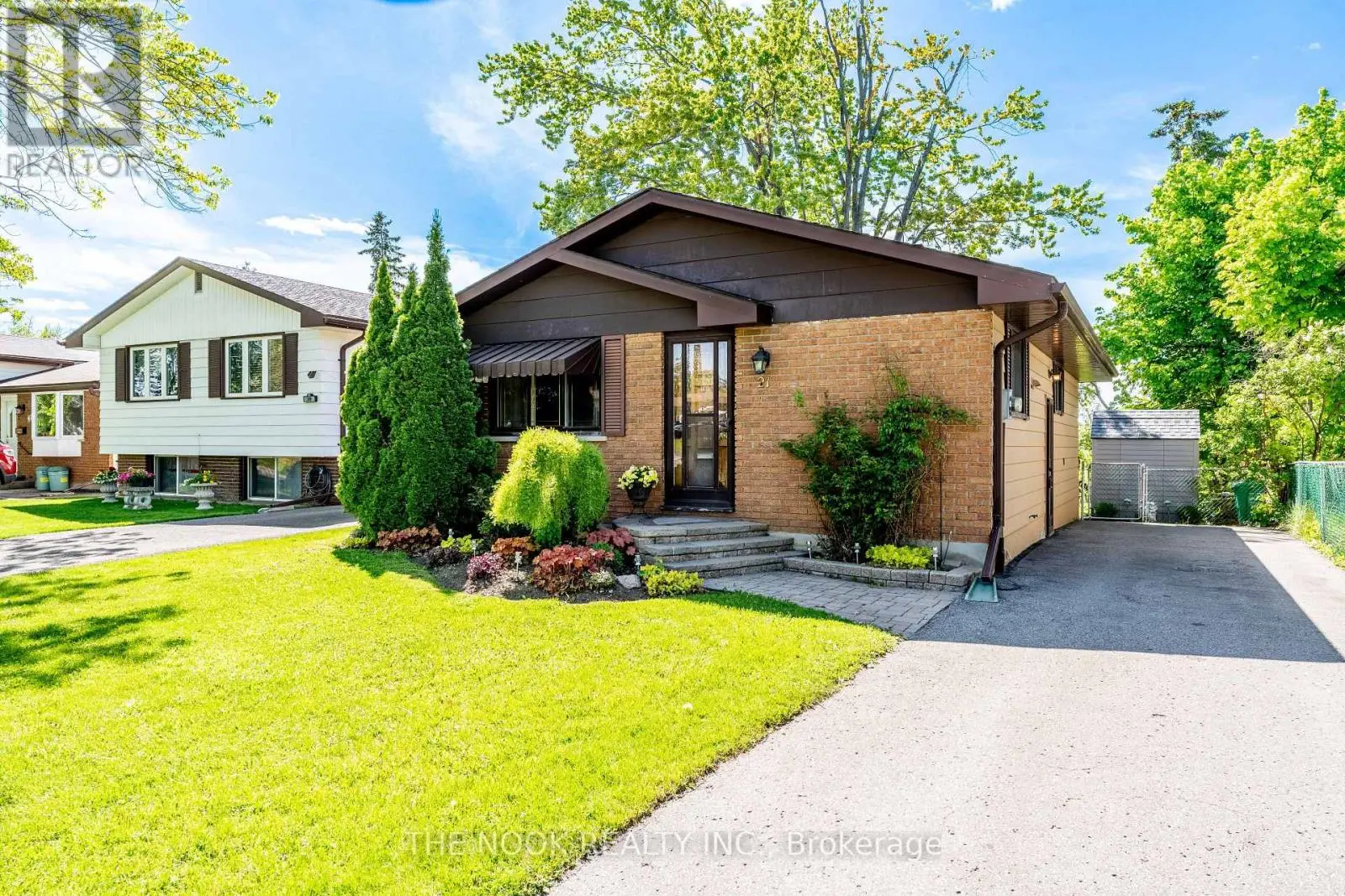 21 Rideau Crescent, Peterborough South, Ontario  K9J 1G7 - Photo 2 - X12161591