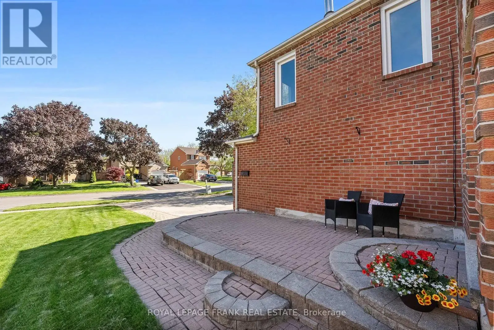 110 Tipton Crescent, Ajax, Ontario  L1T 2K8 - Photo 3 - E12161139