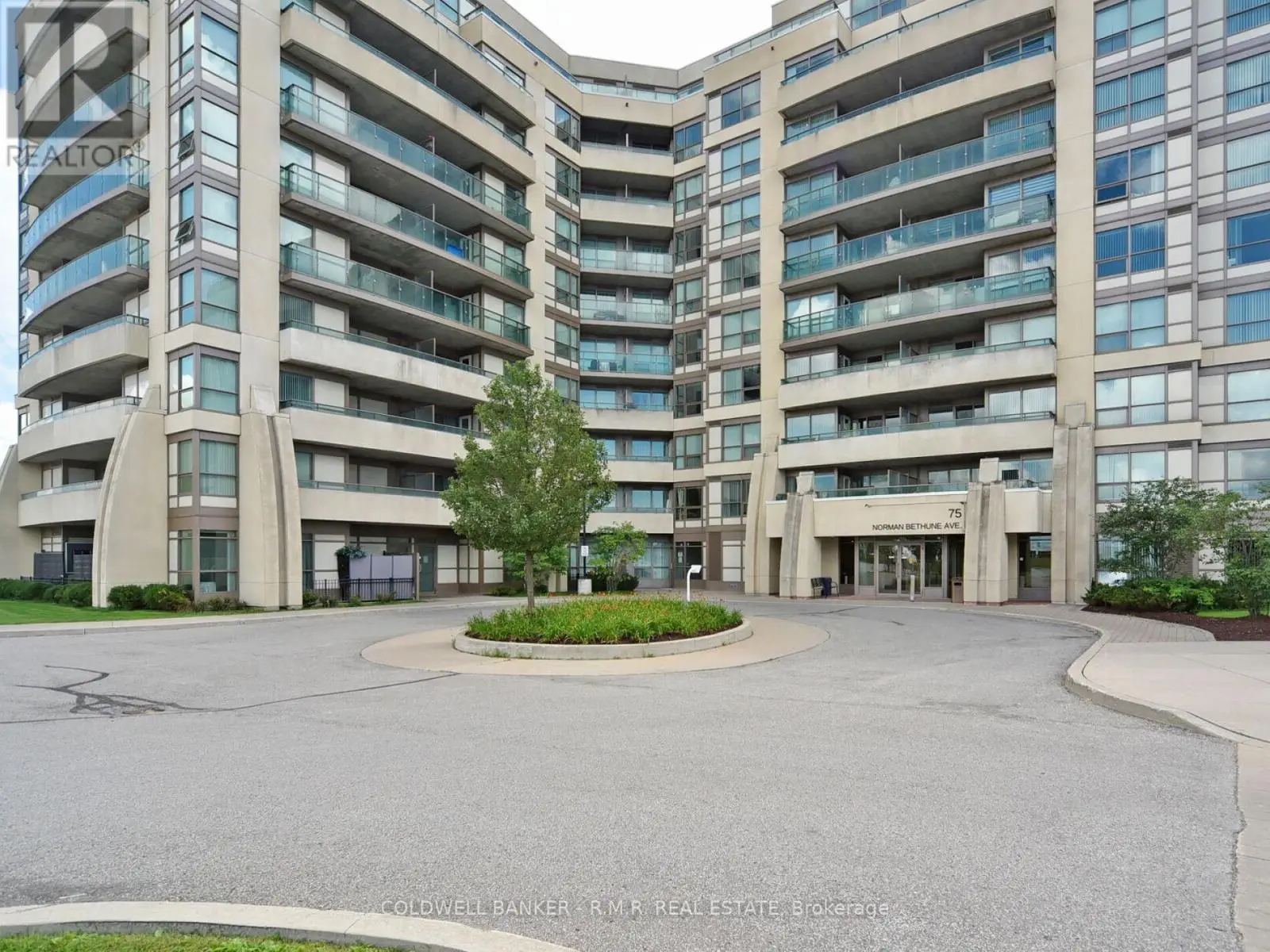 211 - 75 Norman Bethune Avenue, Richmond Hill, Ontario  L4B 0B6 - Photo 3 - N12162333