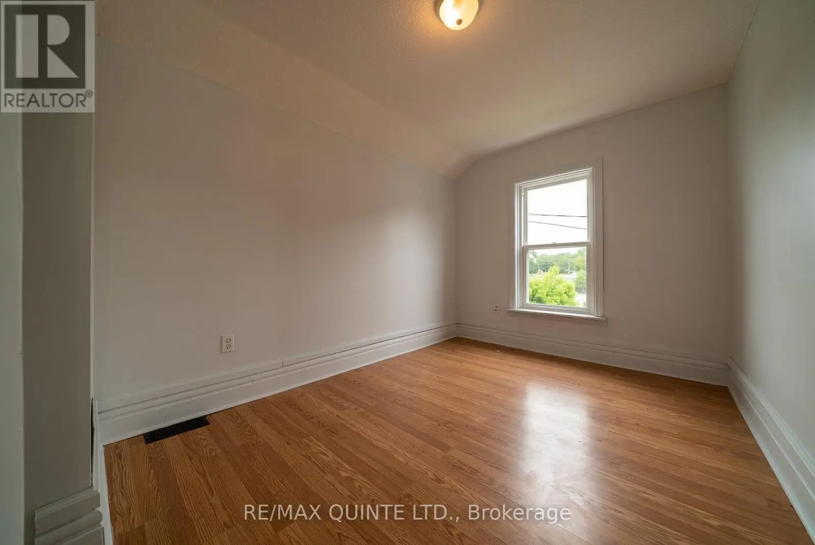 A - 82 Moira Street E, Belleville, Ontario  K8P 2S2 - Photo 2 - X12162320