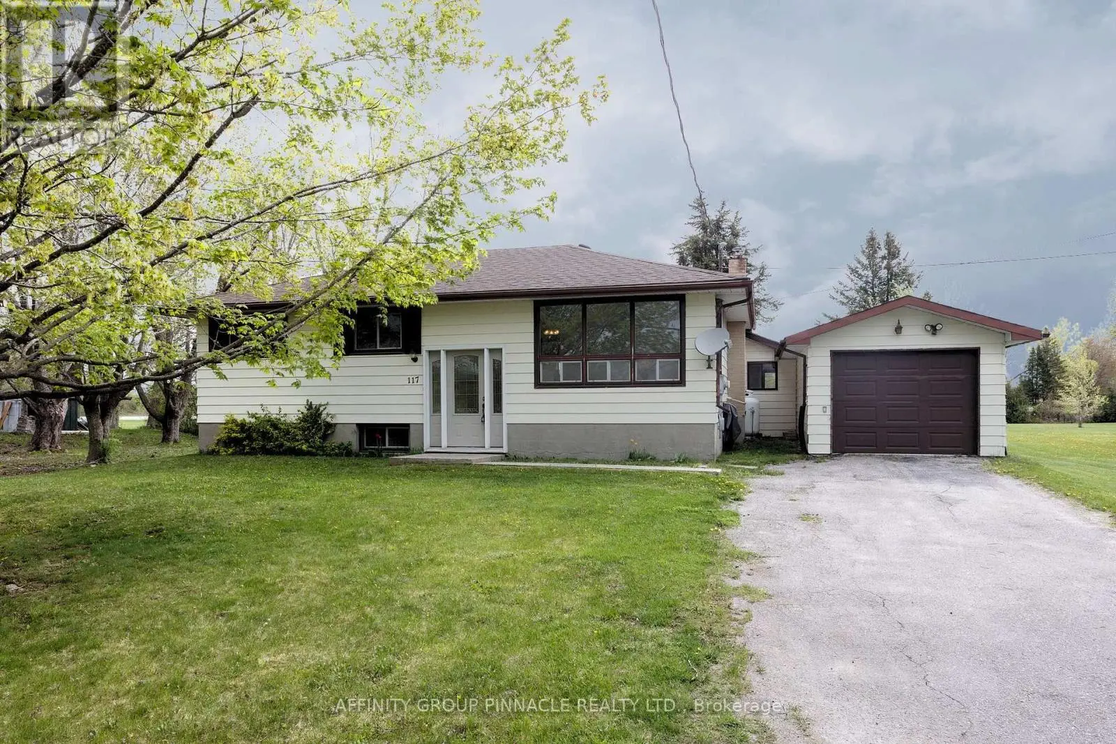 117 Anderson Drive, Kawartha Lakes, Ontario  K0M 1G0 - Photo 2 - X12162396