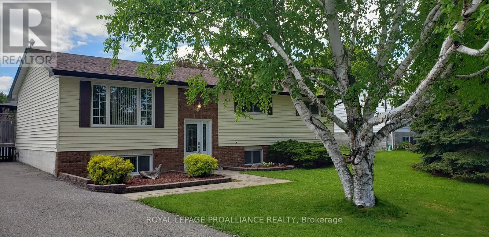 197 Chatterton Valley Crescent, Quinte West, Ontario  K0K 2B0 - Photo 3 - X12162550