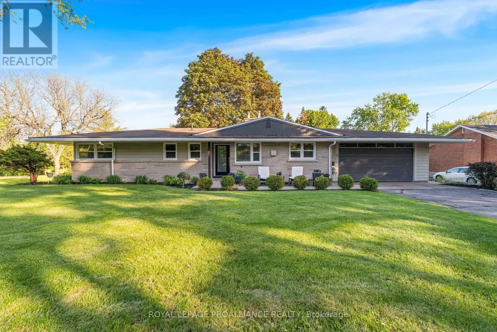 7 Hutton Drive, Belleville, Ontario  K8P 1E9 - Photo 1 - X12163246