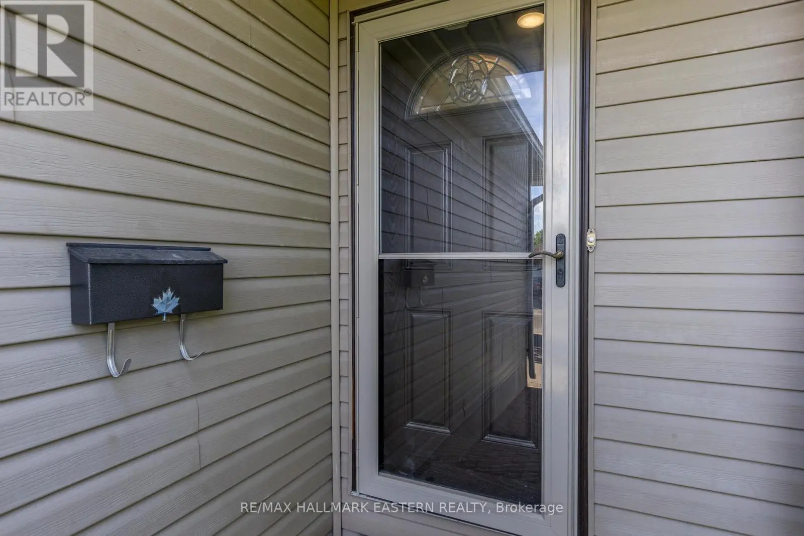 1118 Huntington Circle, Peterborough West, Ontario  K9K 2A8 - Photo 3 - X12163519