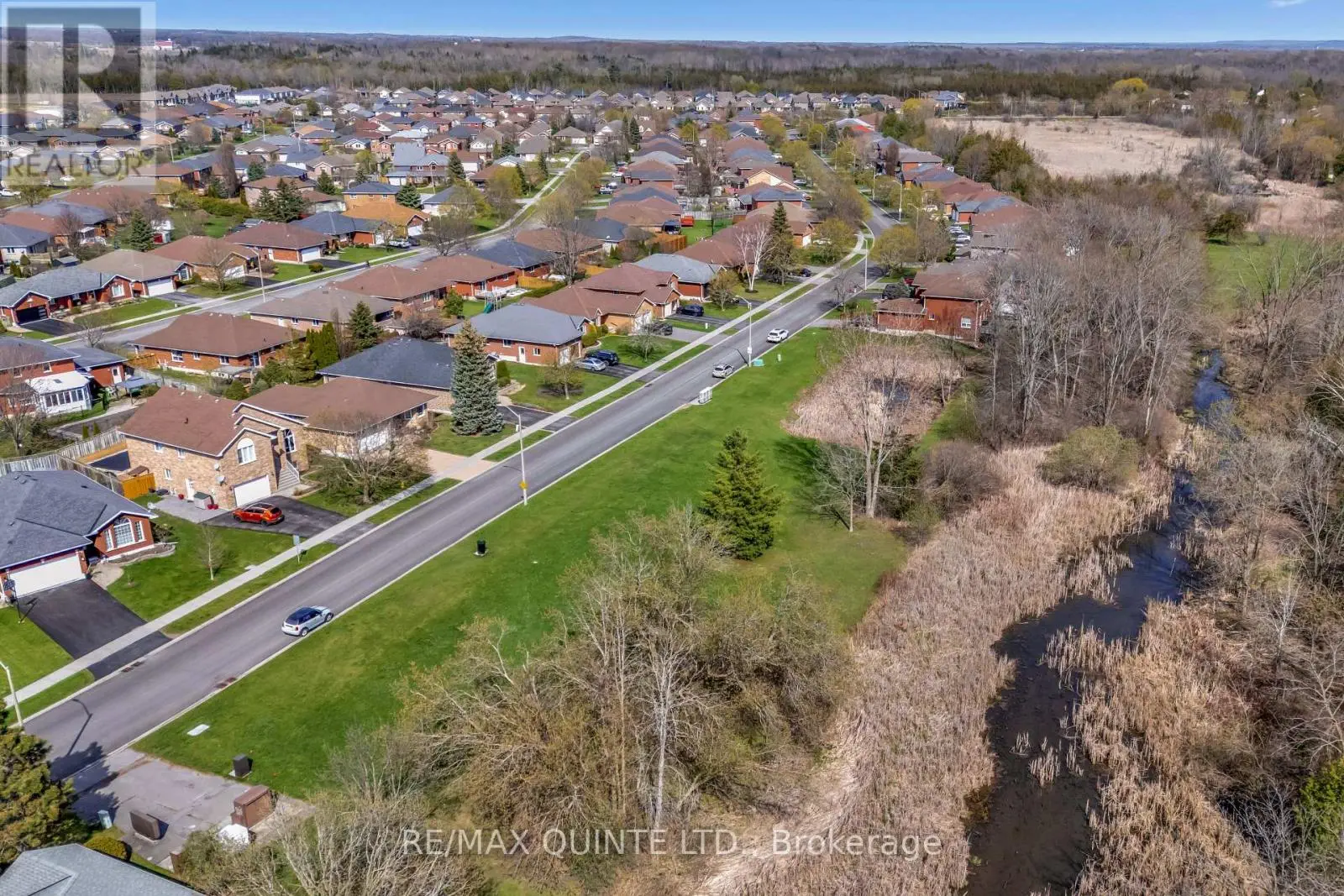 20 Oak Ridge Boulevard, Belleville, Ontario  K8N 5W1 - Photo 2 - X12163689