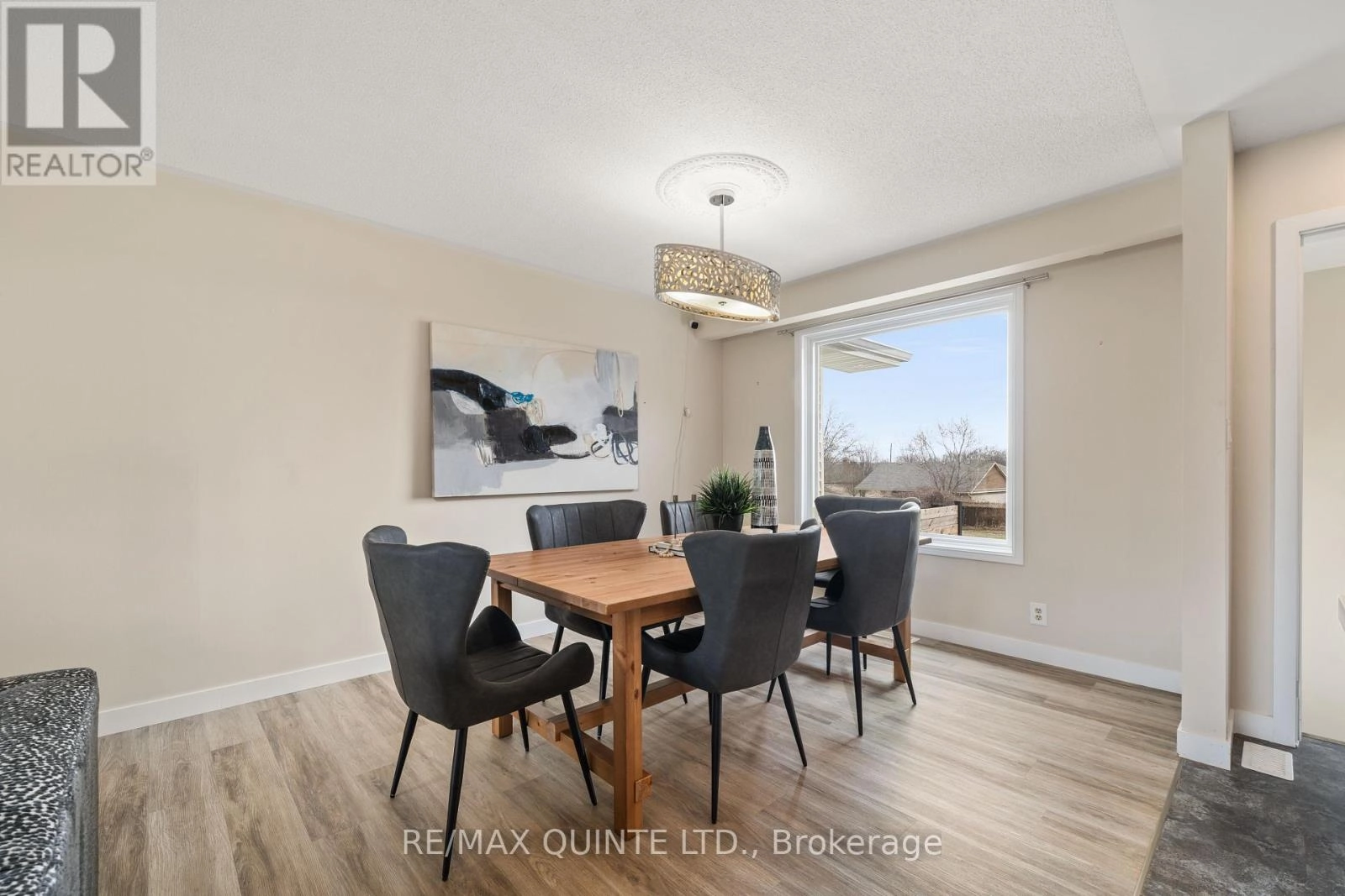 94 Cloverleaf Drive, Belleville, Ontario K8N 4Z5 - Photo 10 - X12163990