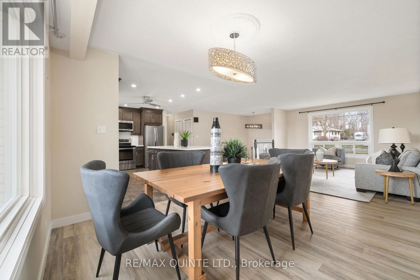 94 Cloverleaf Drive, Belleville, Ontario K8N 4Z5 - Photo 11 - X12163990