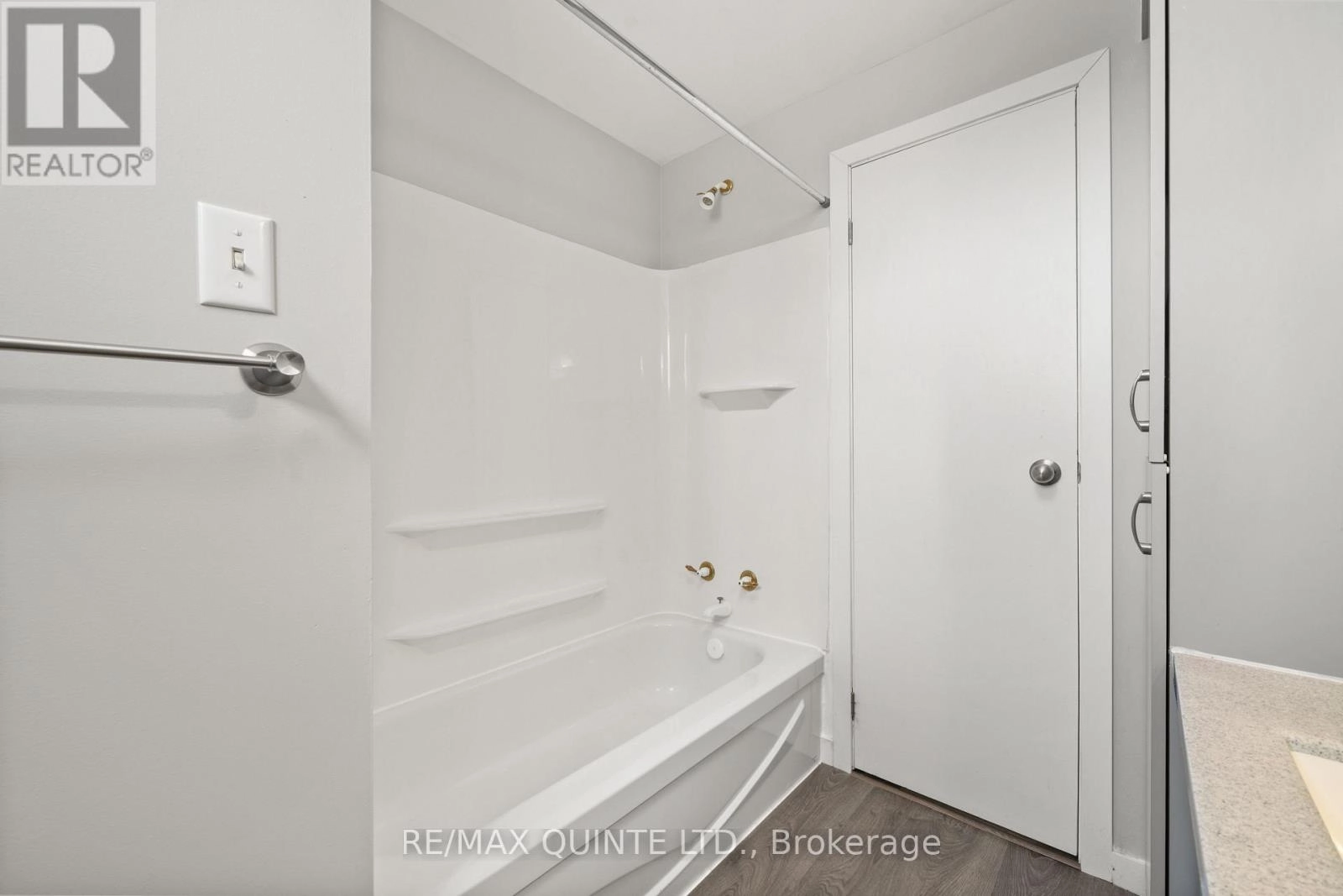 94 Cloverleaf Drive, Belleville, Ontario K8N 4Z5 - Photo 33 - X12163990