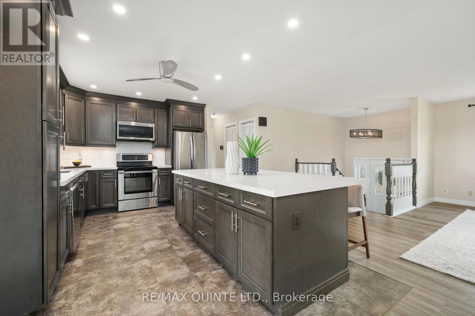 94 Cloverleaf Drive, Belleville, Ontario K8N 4Z5 - Photo 6 - X12163990