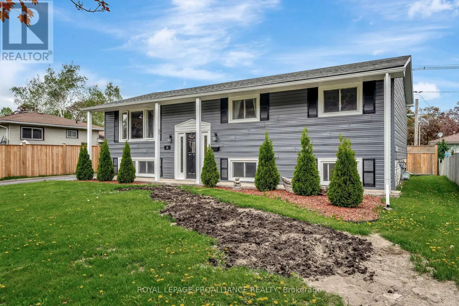 24 Edgeview Drive, Quinte West, Ontario  K8V 3G4 - Photo 3 - X12161540