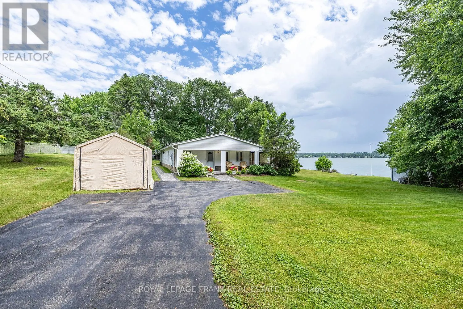 46 Lakeview Boulevard, Kawartha Lakes, Ontario  K0M 2C0 - Photo 3 - X12164809