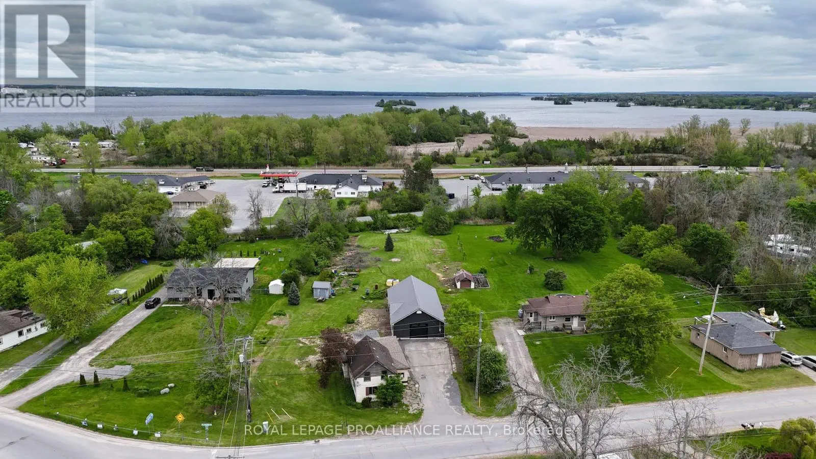794 County Road 28, Prince Edward County, Ontario  K8N 4Z7 - Photo 3 - X12104180