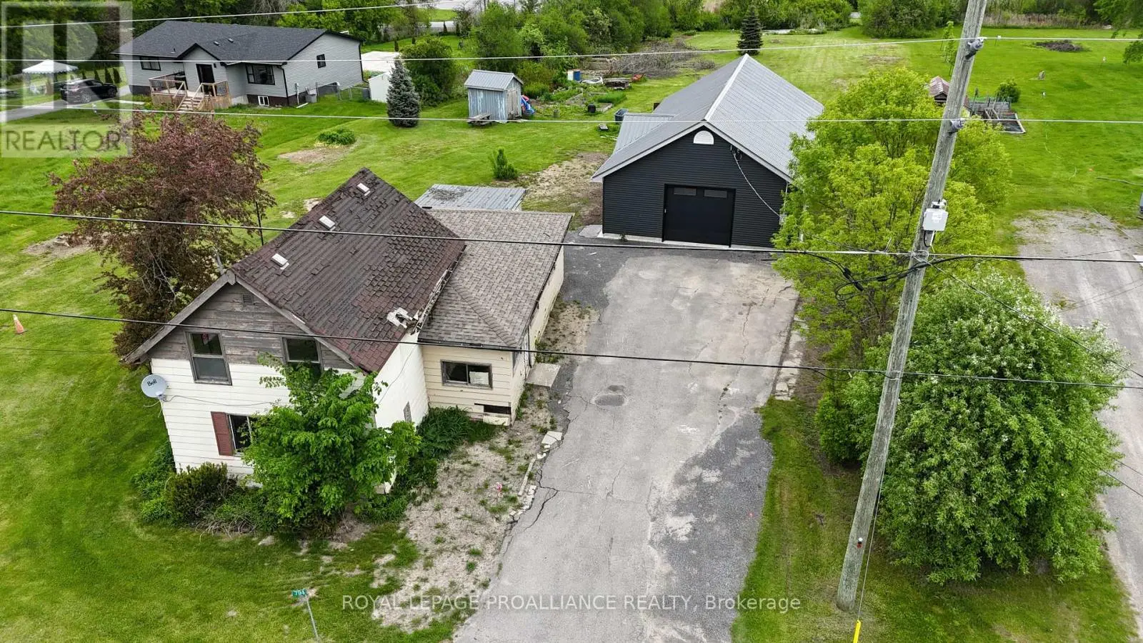 794 County Road 28, Prince Edward County, Ontario  K8N 4Z7 - Photo 2 - X12104180