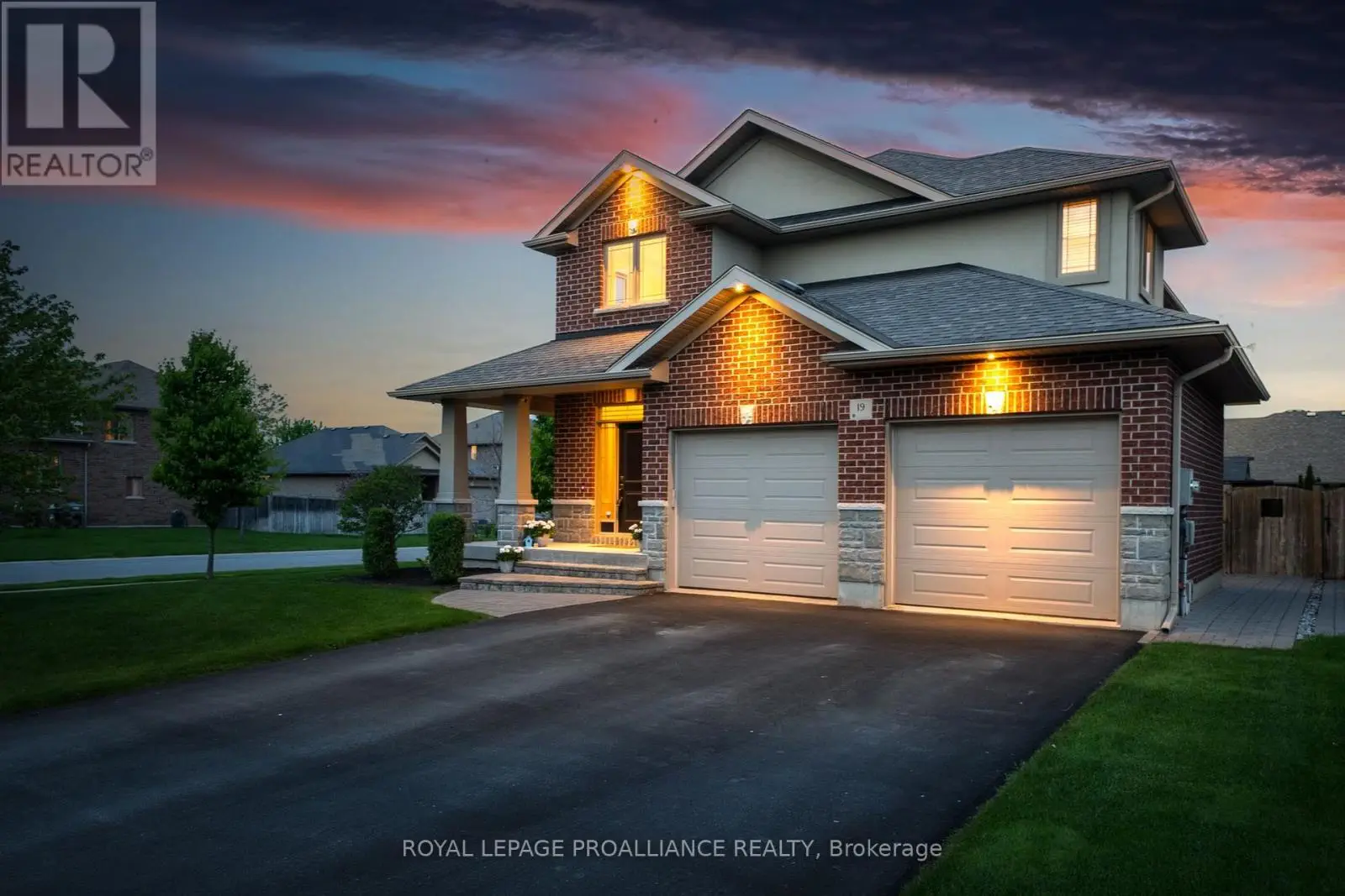 19 Scenic Drive, Belleville, Ontario  K8N 0C2 - Photo 2 - X12159165