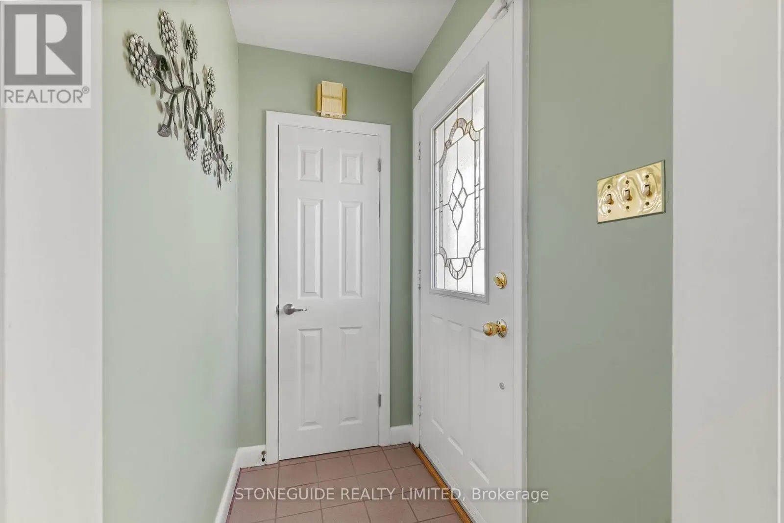 5 Armour Court, Kawartha Lakes, Ontario  K9V 1N9 - Photo 3 - X12165313