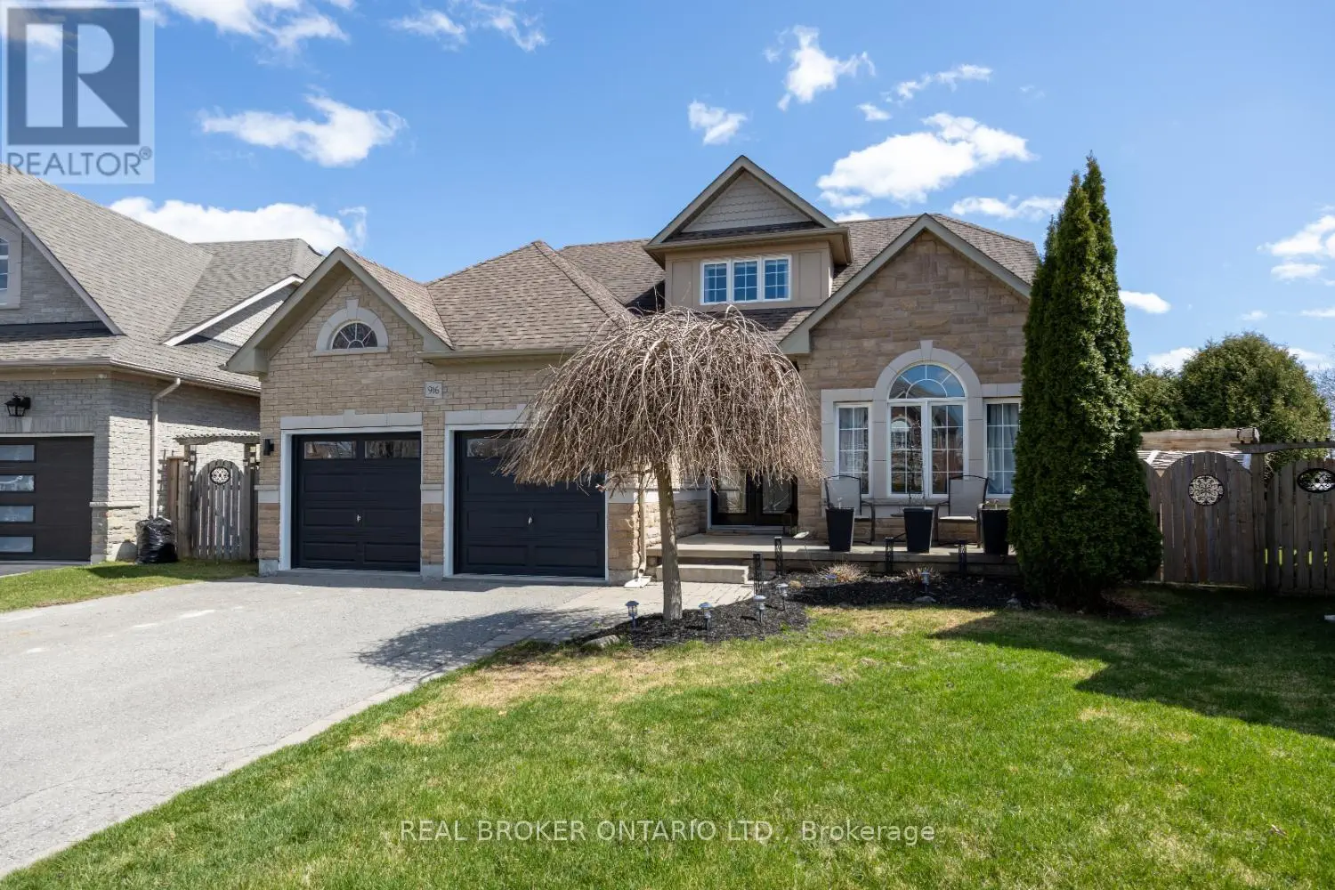 916 Barbados Street, Oshawa, Ontario  L1J 0A5 - Photo 1 - E12165339