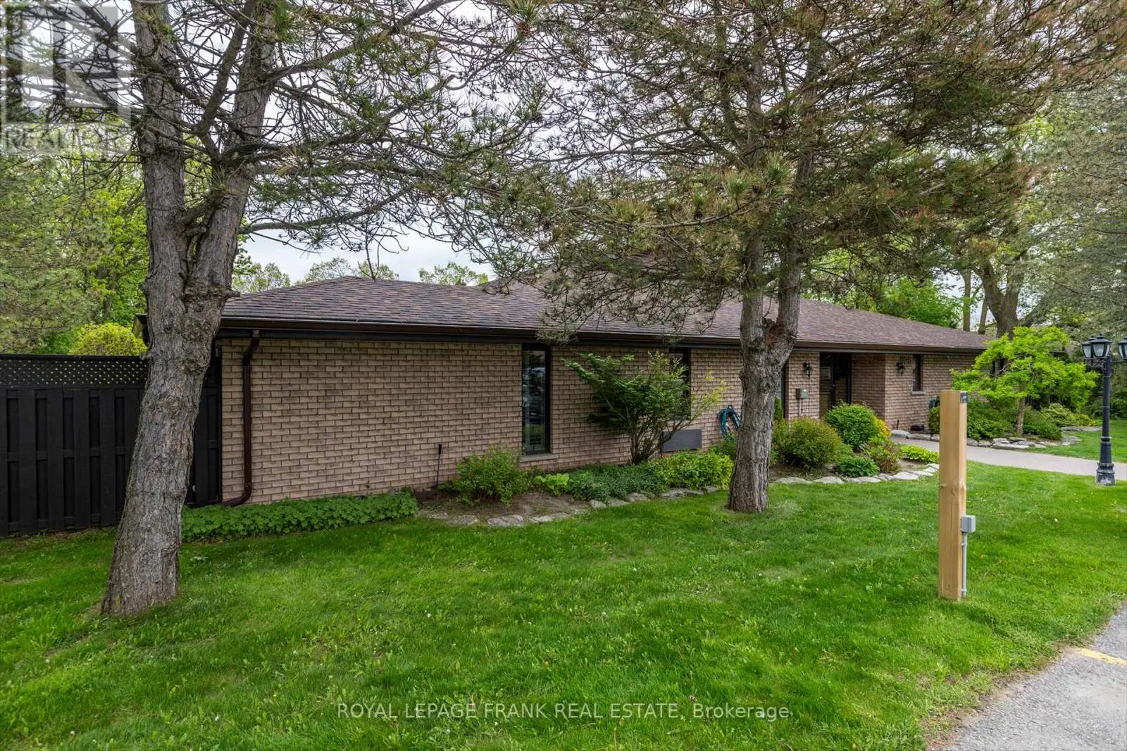 4 - 695 Whitaker Street, Peterborough East, Ontario  K9H 7K3 - Photo 1 - X12165691