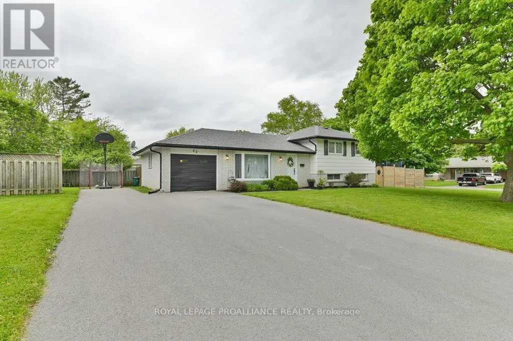 62 Village Drive, Belleville, Ontario  K8P 4L5 - Photo 2 - X12166074