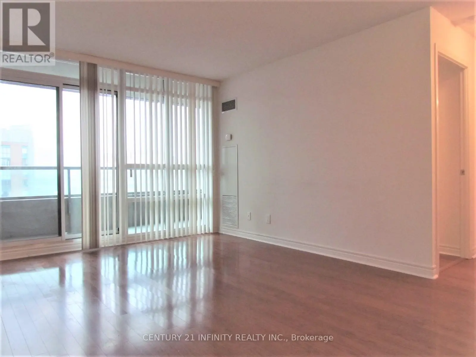 2307 - 208 Enfield Place, Mississauga, Ontario  L5B 0G8 - Photo 3 - W12166395