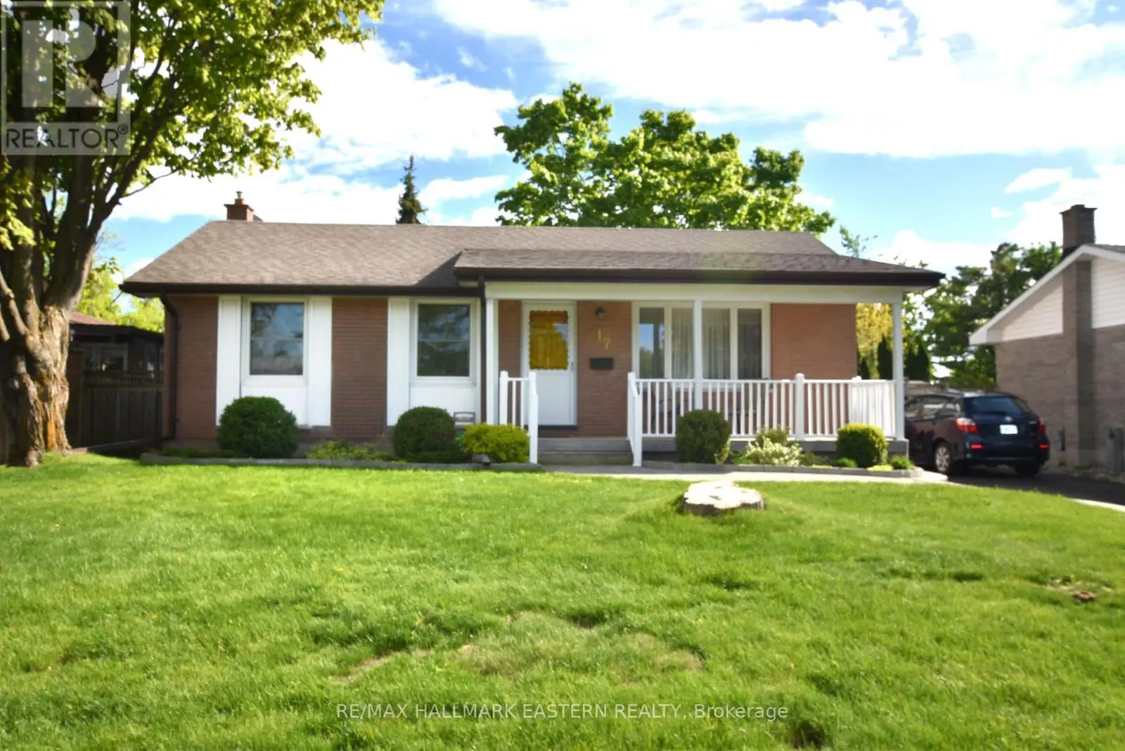 17 Trillium Lane, Peterborough North, Ontario  K9H 6J5 - Photo 2 - X12166376