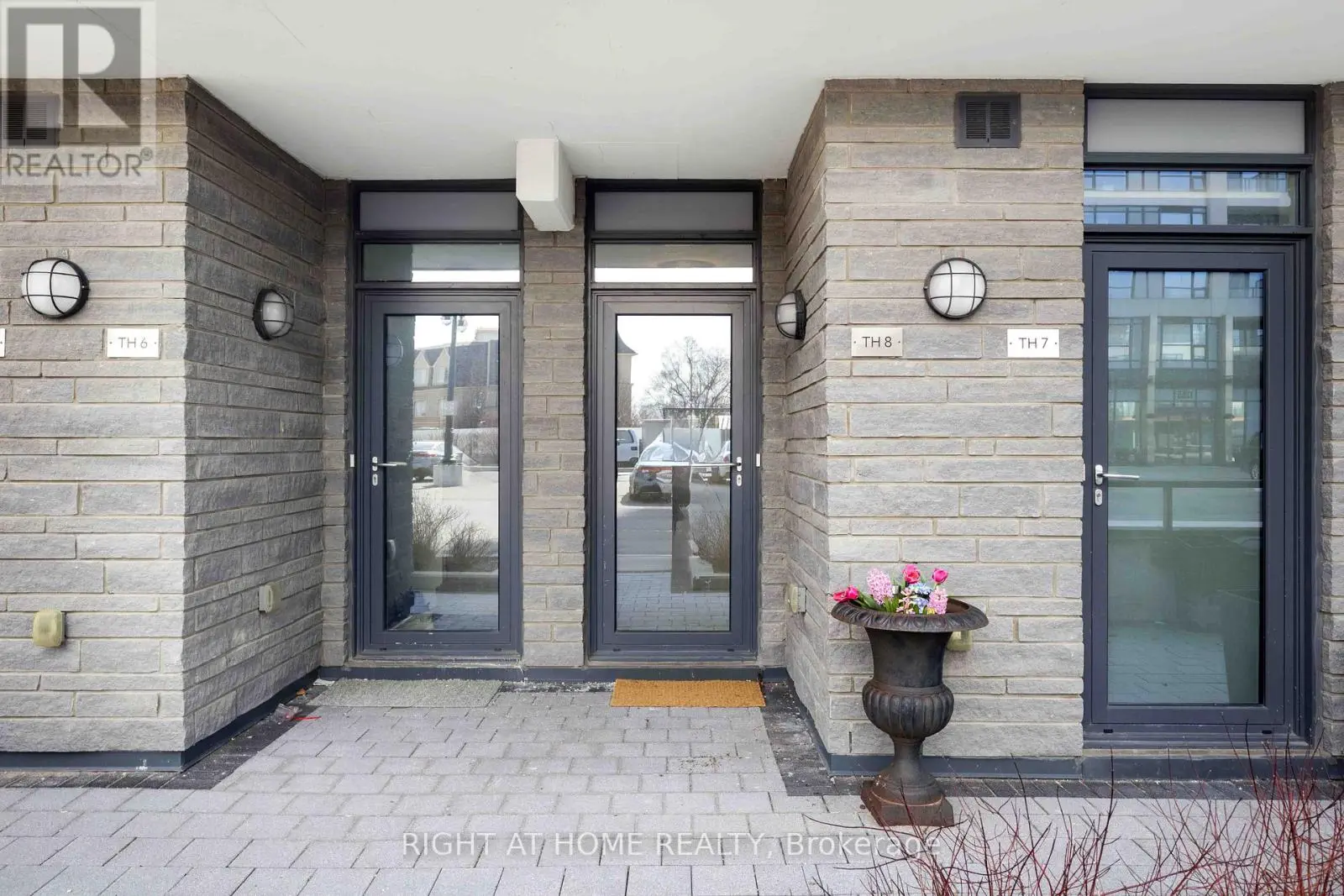Th 8 - 1245 Bayly Street, Pickering, Ontario  L1W 0B5 - Photo 2 - E12120105
