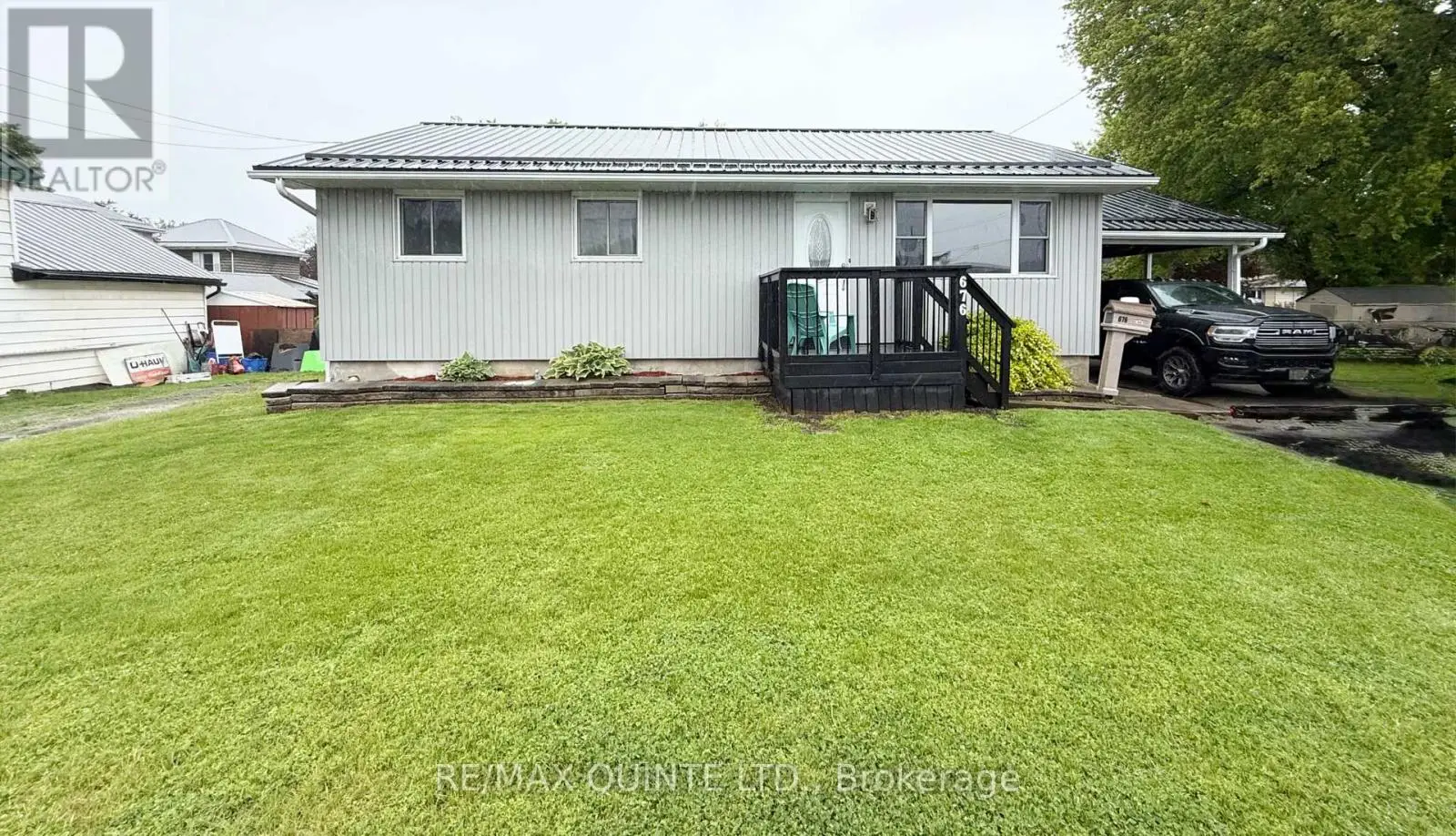 676 Front Street, Quinte West, Ontario  K8V 4S1 - Photo 1 - X12168004