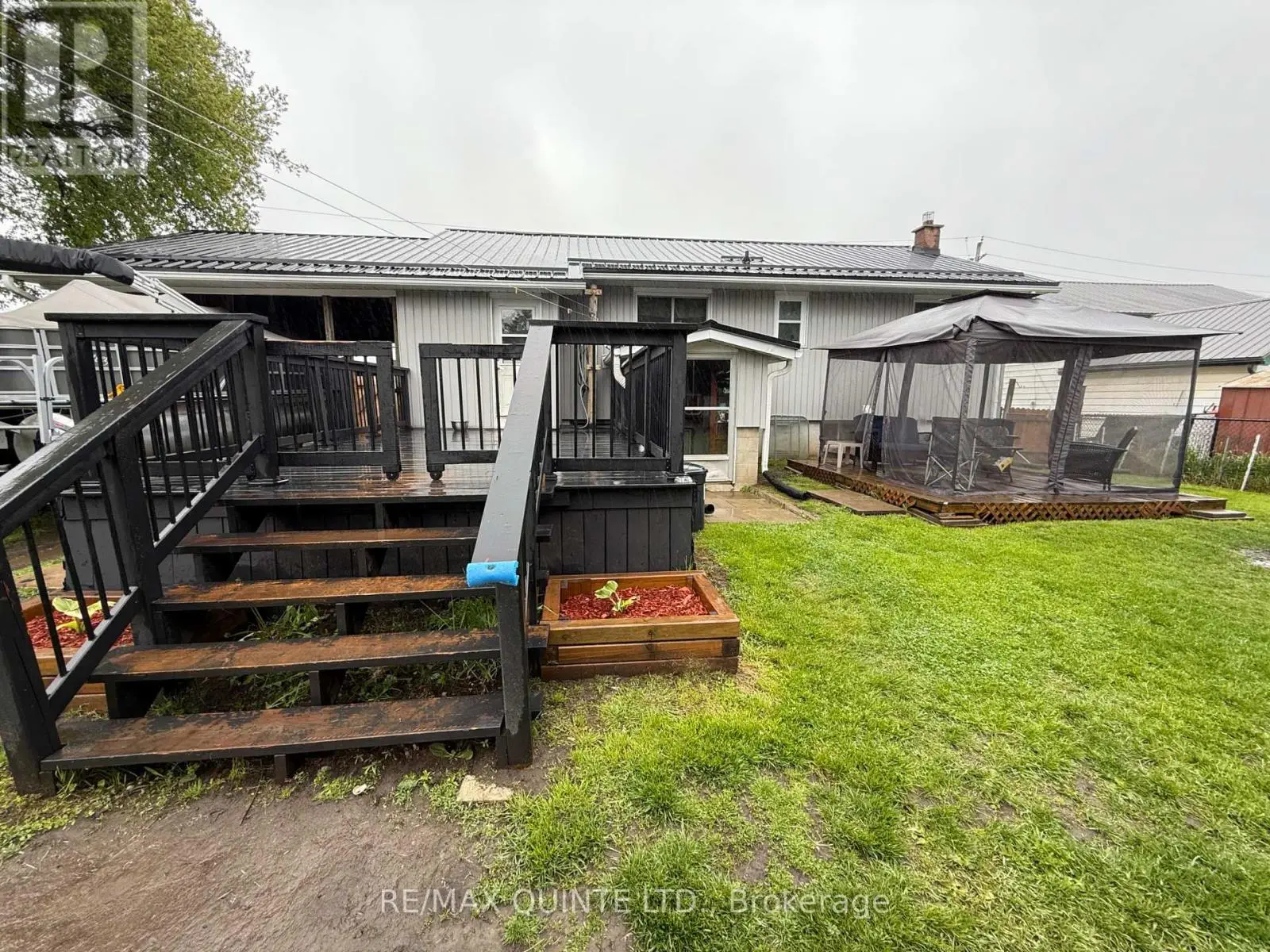 676 Front Street, Quinte West, Ontario  K8V 4S1 - Photo 2 - X12168004