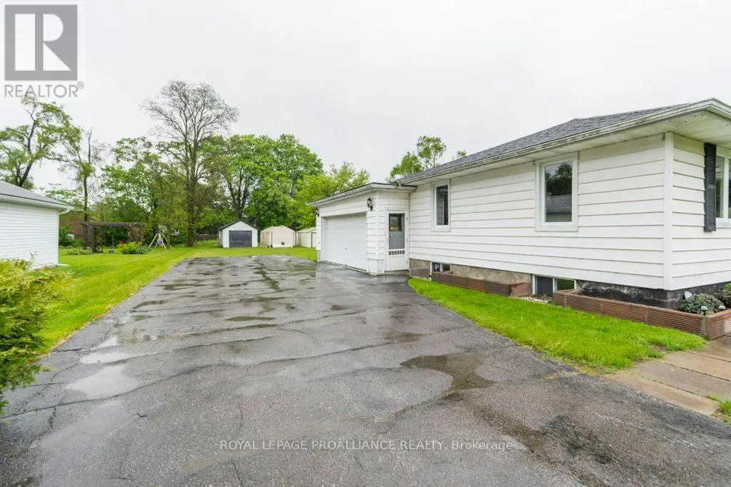 526 Glen Miller Road, Quinte West, Ontario  K8V 0B3 - Photo 2 - X12168081