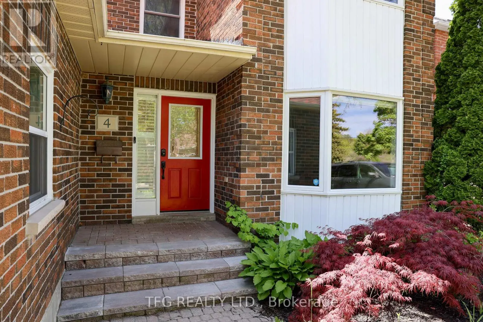4 Carriage Lane, Clarington, Ontario  L1E 1J9 - Photo 2 - E12168386