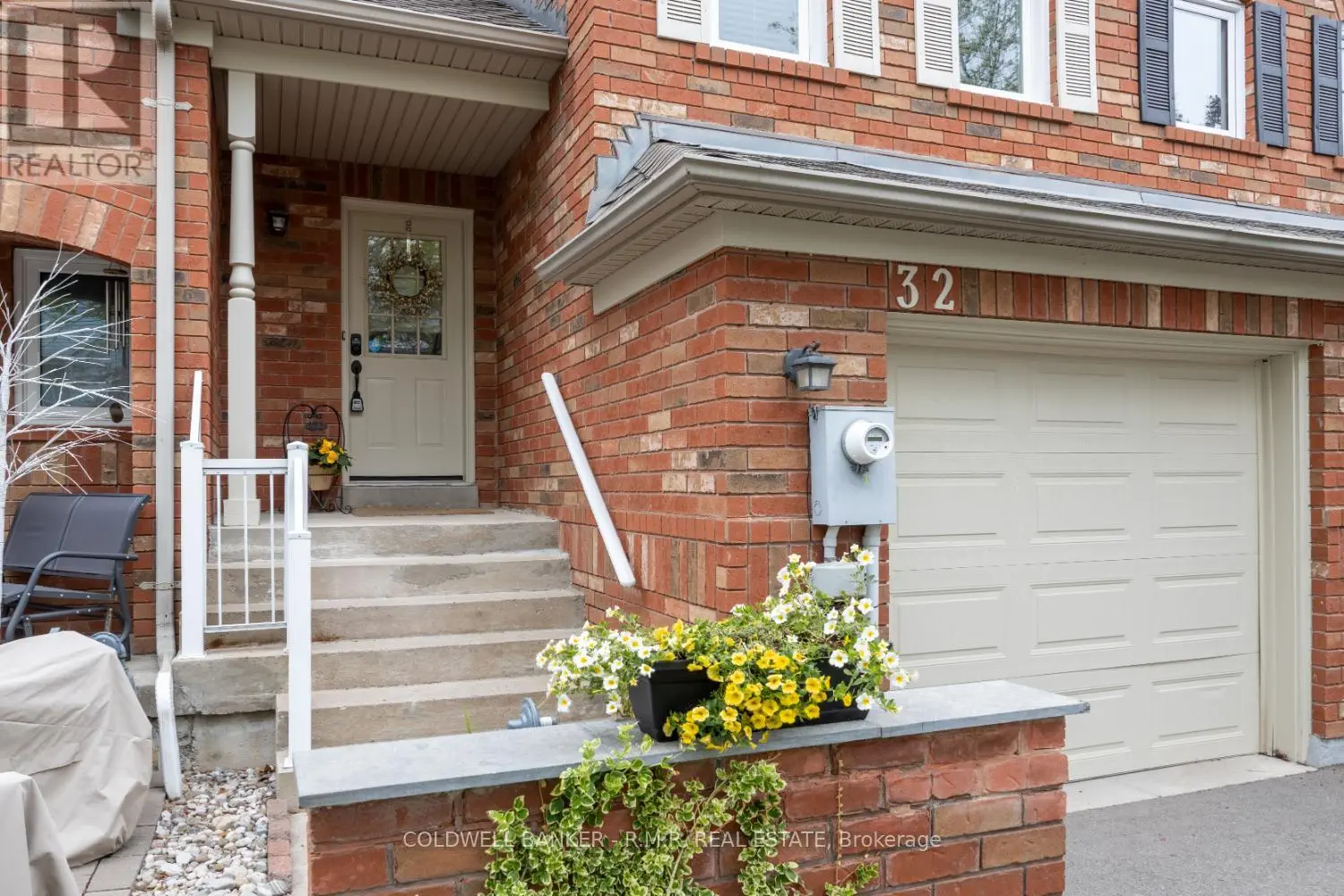 32 Mugford Road, Aurora, Ontario  L4G 7H5 - Photo 3 - N12168256