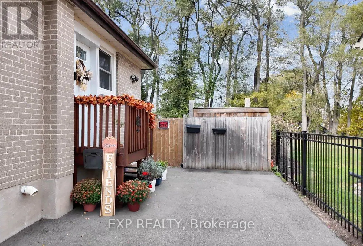 Lower - 667 Wickens Avenue, Burlington, Ontario  L7T 3T1 - Photo 2 - W12168613