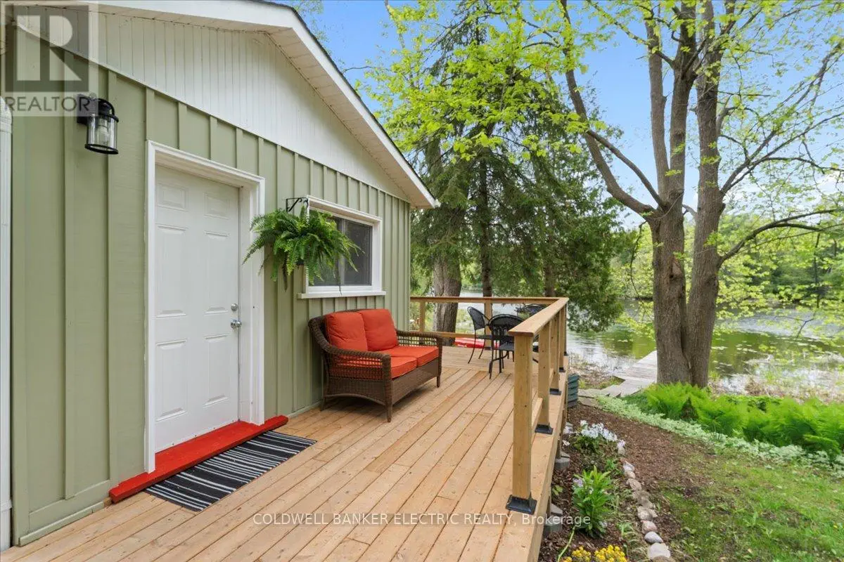 979 Water Street, Douro-Dummer, Ontario  K0L 3A0 - Photo 1 - X12168758