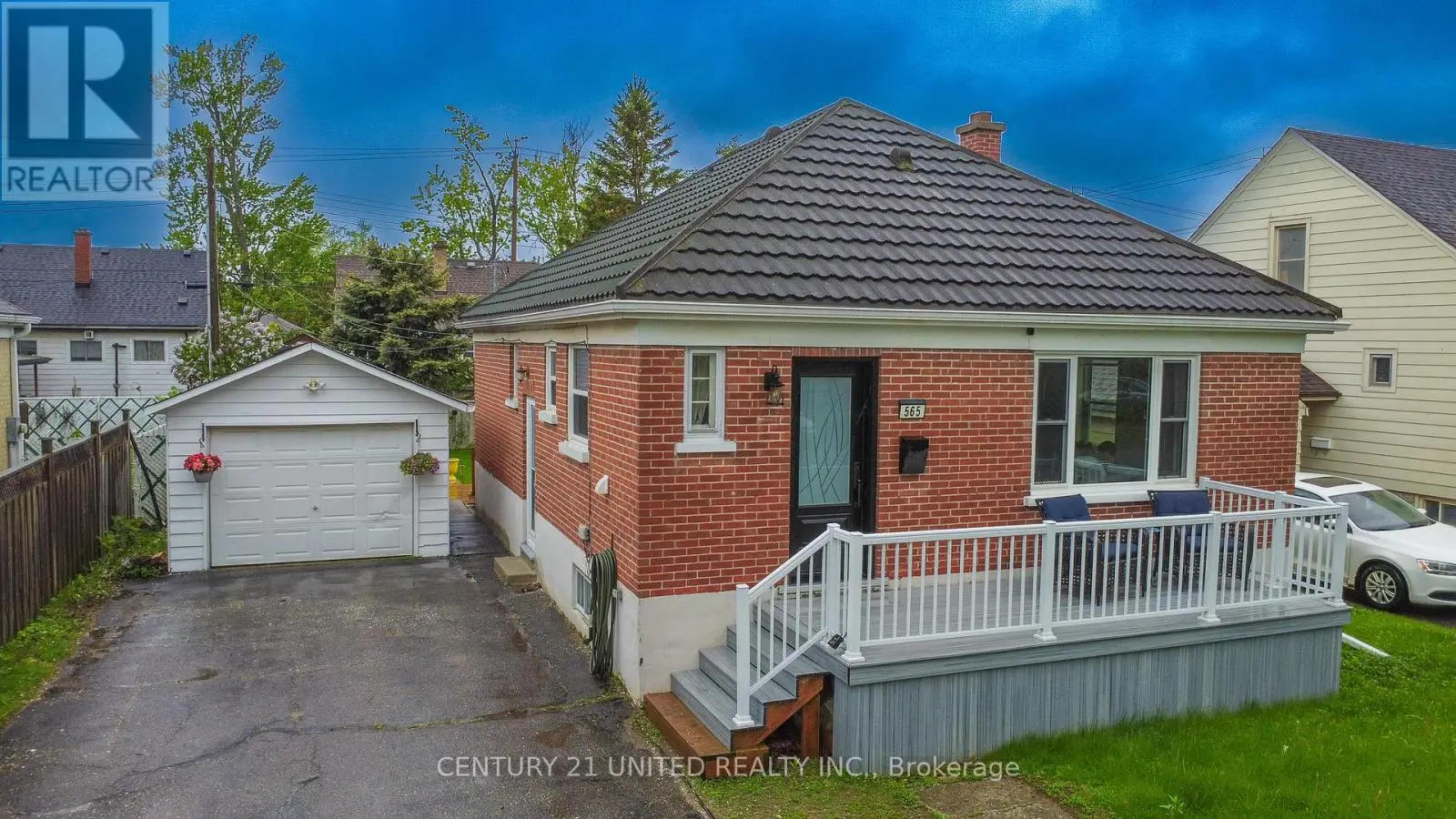 565 Spruce Avenue, Peterborough South, Ontario  K9J 5A4 - Photo 2 - X12168783