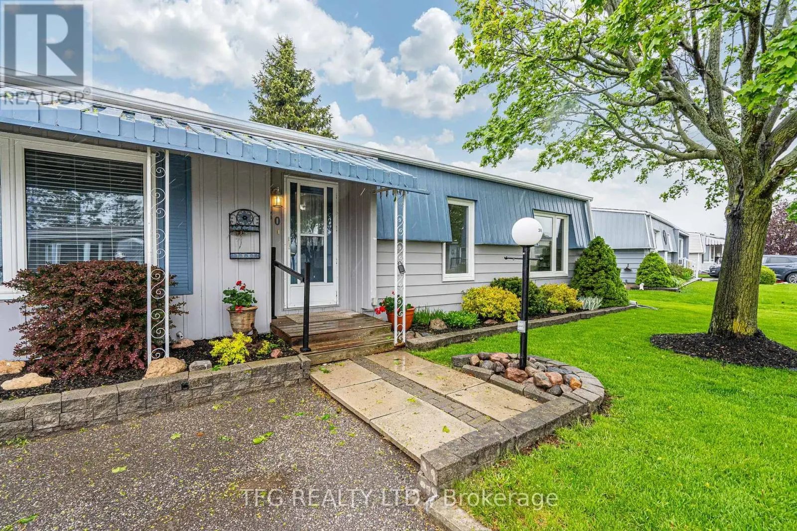 30 The Cove Road, Clarington, Ontario  L1B 1B9 - Photo 2 - E12169260