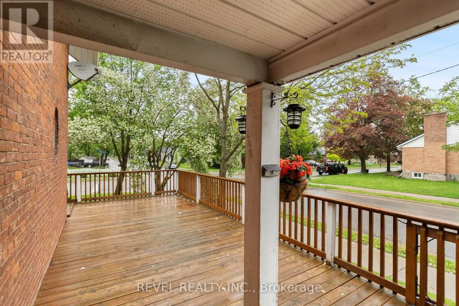 37 St Lawrence Street, Kawartha Lakes, Ontario  K9V 2K1 - Photo 3 - X12169659