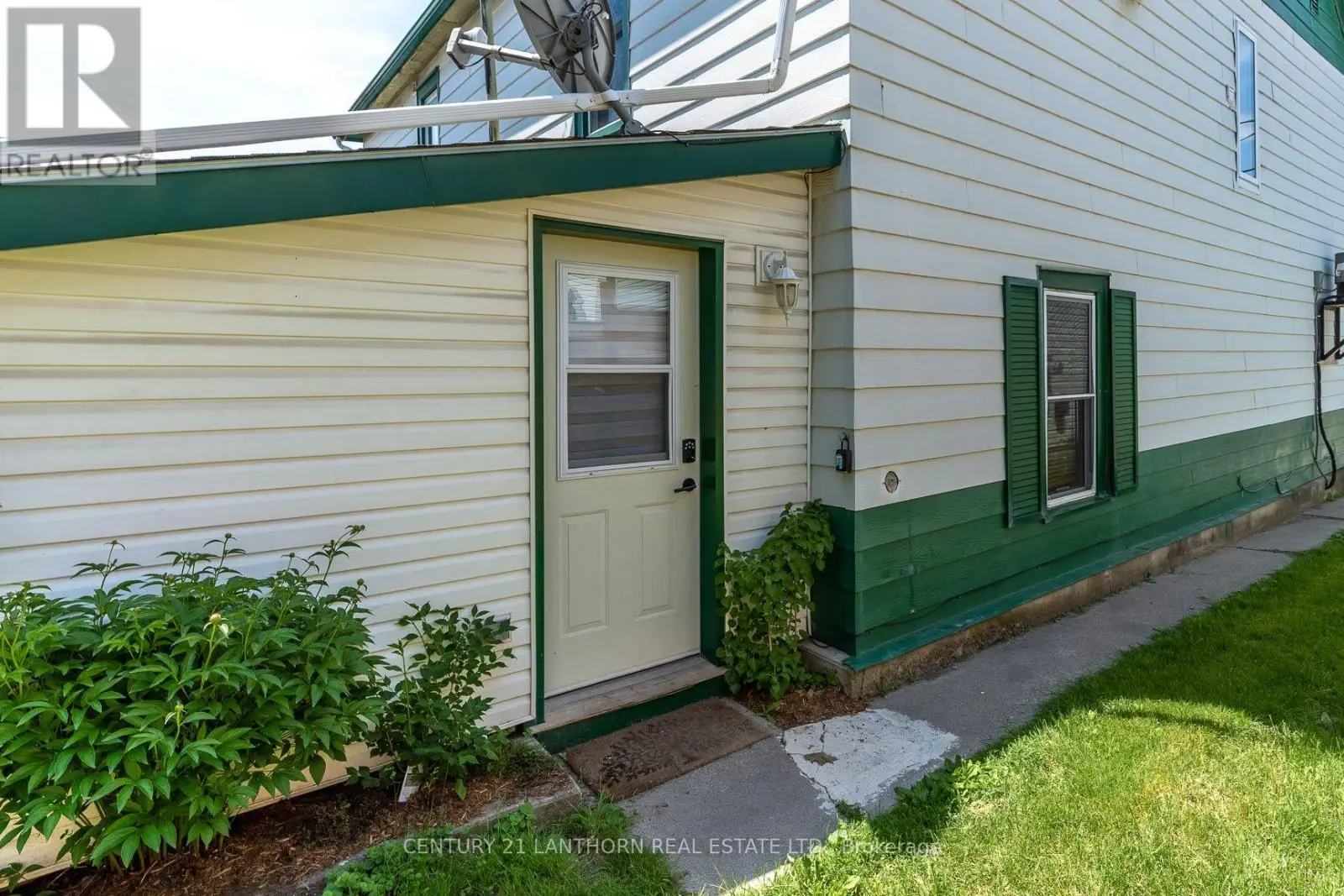 60 Main Street, Prince Edward County, Ontario  K0K 2T0 - Photo 3 - X12169719