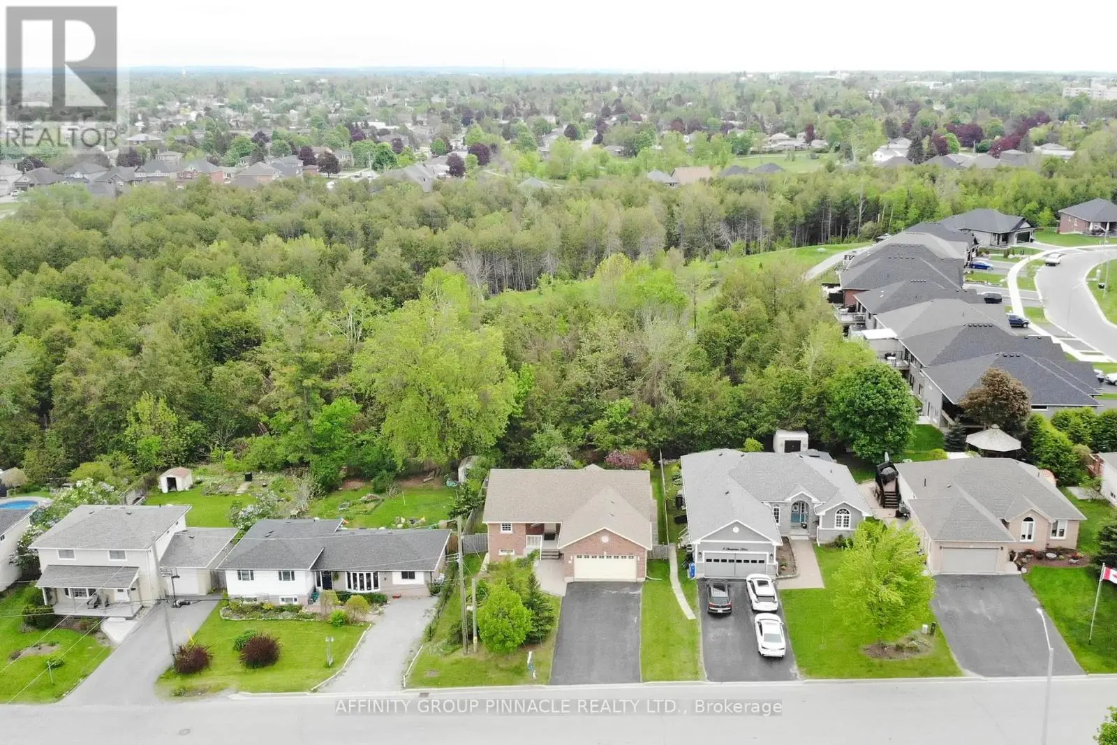 10 Champlain Boulevard, Kawartha Lakes, Ontario  K9V 0H9 - Photo 3 - X12168463