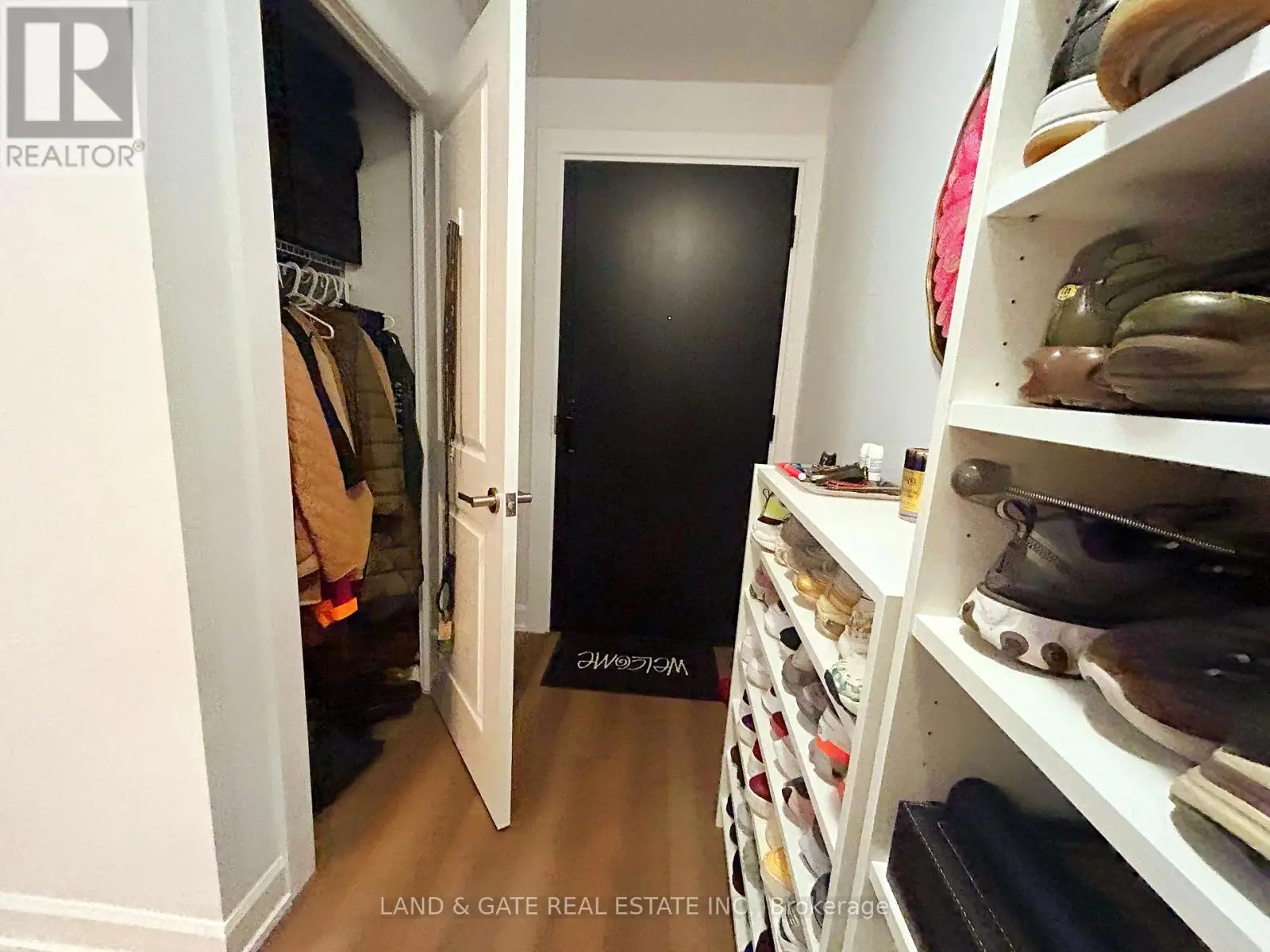 1010 - 3220 William Coltson Avenue W, Oakville, Ontario  L6H 7X9 - Photo 2 - W12170233