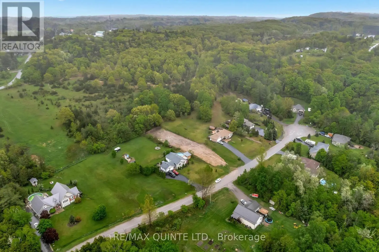 43 Deerfield Drive, Quinte West, Ontario  K0K 2C0 - Photo 3 - X12170209