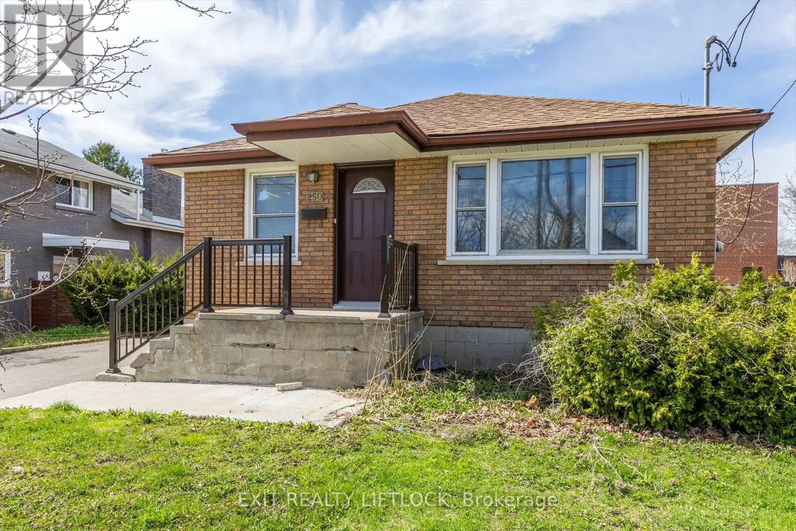 250 Bellevue Street, Peterborough North, Ontario  K9H 5E5 - Photo 1 - X12119208