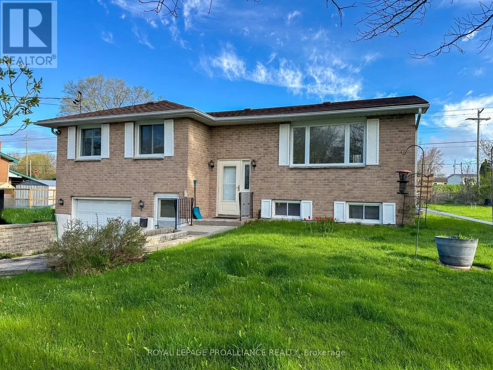 12 Highside Road, Quinte West, Ontario  K8V 5P5 - Photo 1 - X12171239