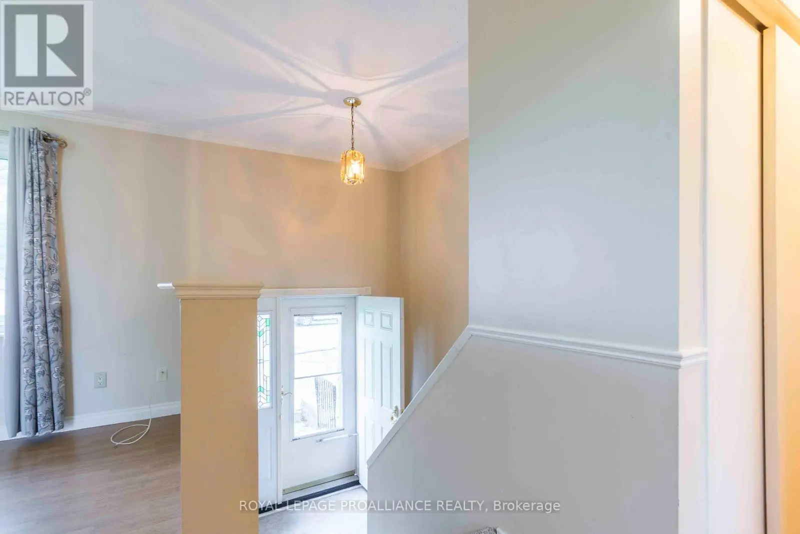 12 Highside Road, Quinte West, Ontario  K8V 5P5 - Photo 2 - X12171239
