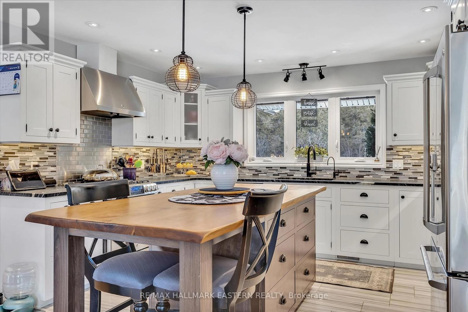 487 Fairbairn Road, Kawartha Lakes, Ontario  K0M 1A0 - Photo 3 - X12095776