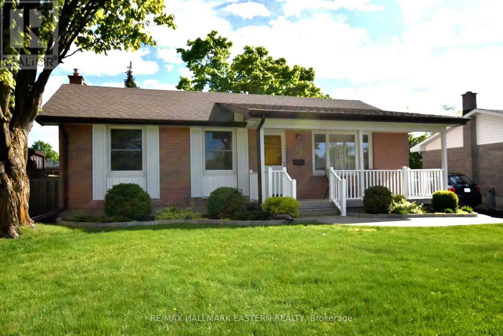 17 Trillium Lane, Peterborough North, Ontario  K9H 6J5 - Photo 3 - X12166376